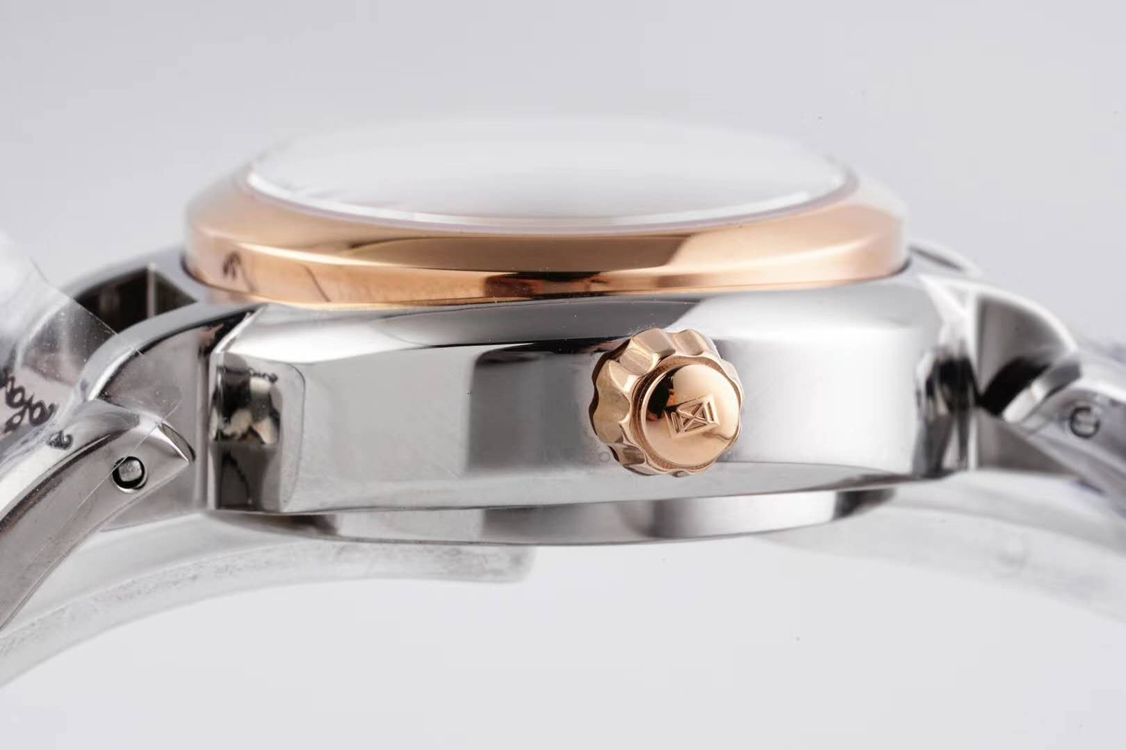 Primaluna MOP White Dial with D1am0nd Markers in Rose Gold