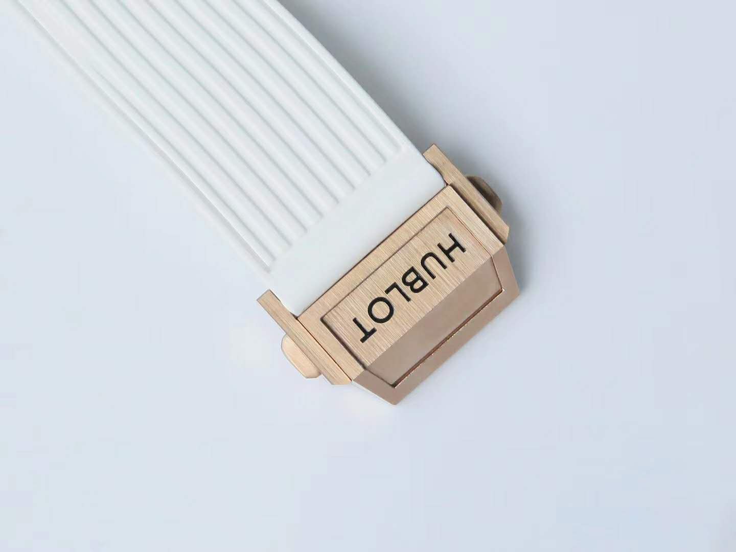 Big Bang Unico Gold White with D1am0nd