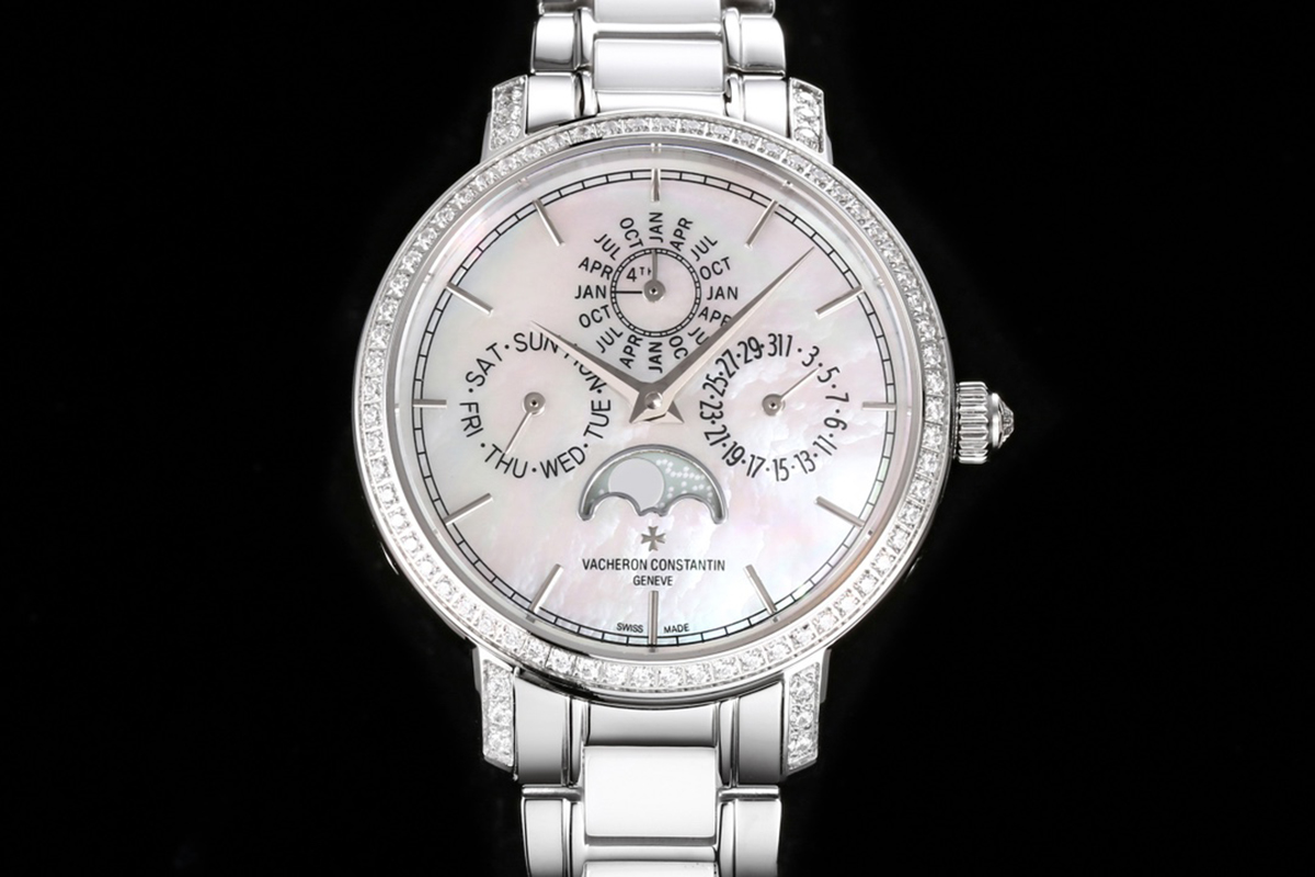 Traditionelle Perpetual Calendar Ultra-Thin 4305T/000G White Dial in White Gold on Bracelet
