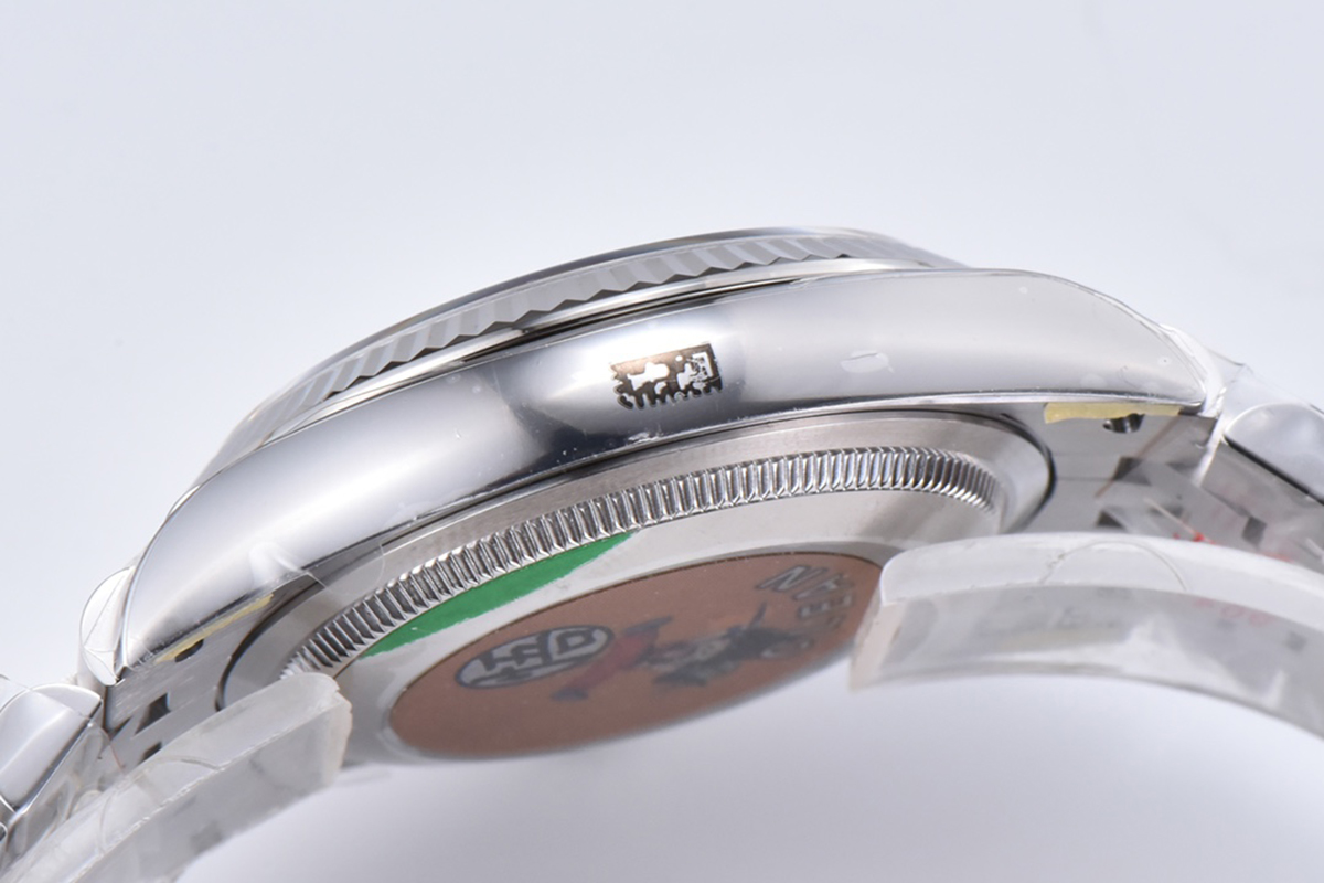 Datejust 36 126334 Olive Green Dial with D1am0nd Marker on Jubilee Bracelet